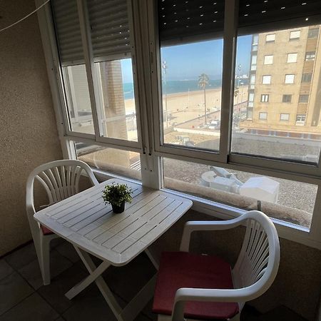 Apartamento The Traveller's house Balcón del sur en La playa Cádiz Exterior foto